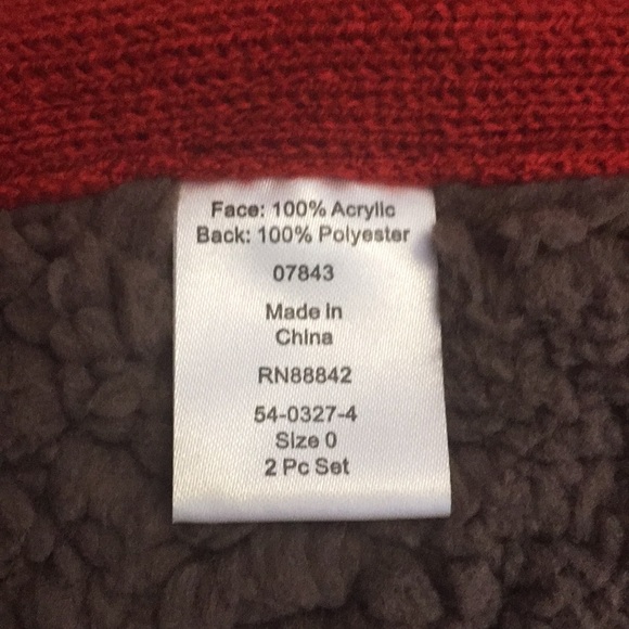 Red cable knit throw and pillow cover - Picture 3 of 5